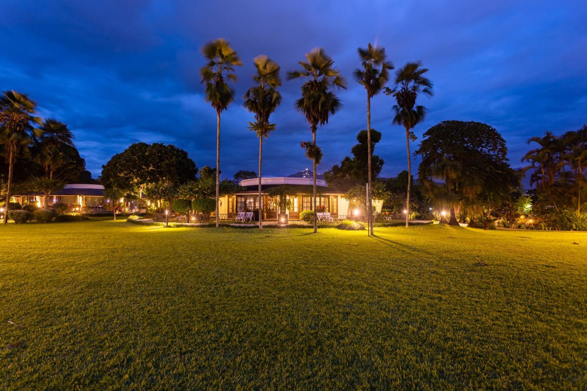 פוקהרה Fish Tail Lodge מראה חיצוני תמונה
